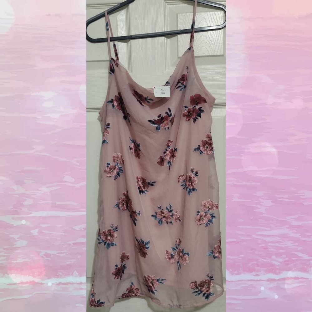 🥀American Eagle Velvet Floral Dress
